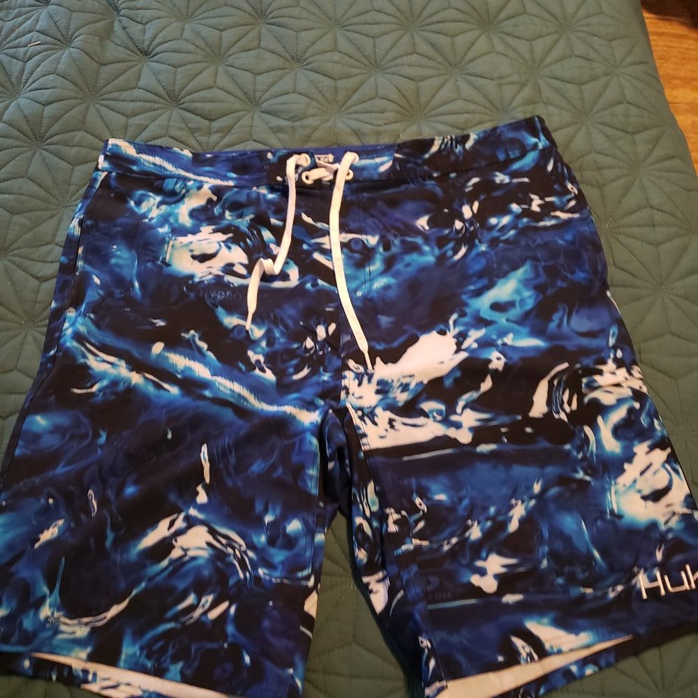 HUK MENS KRYPTIK CAMO FISHING SHORTS